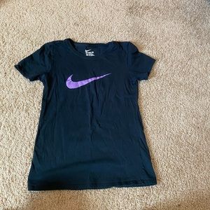 Women’s black nike shirt
